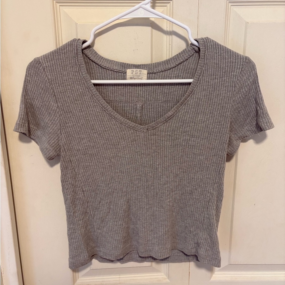 Cropped V-neck Shirt